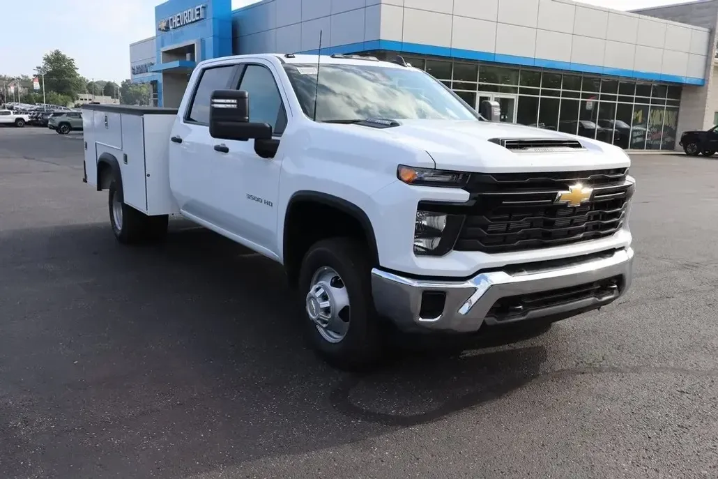 2025 Chevrolet Silverado 3500HD Work Truck photo 1