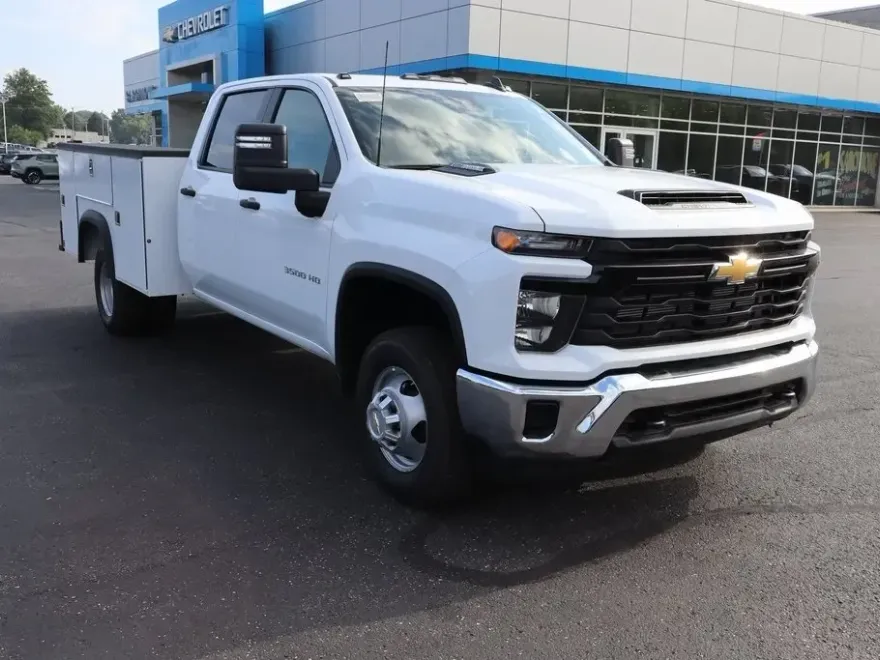 2025 Chevrolet Silverado 3500HD Work Truck photo 1
