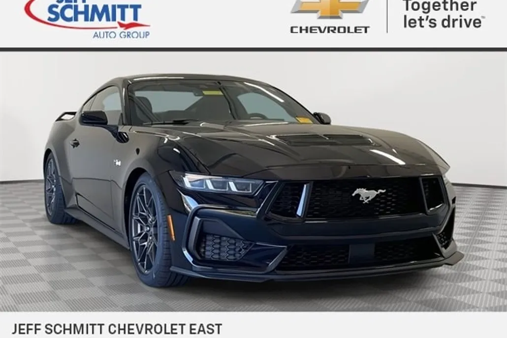 2024 Ford Mustang GT photo 1
