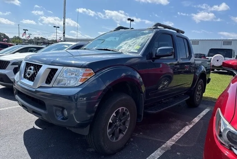 2021 Nissan Frontier PRO-4X Crew Cab photo 1