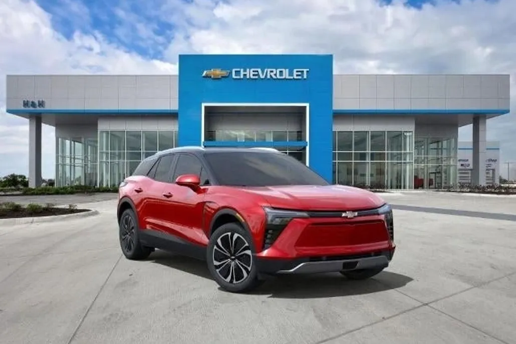 2025 Chevrolet Blazer EV photo 1