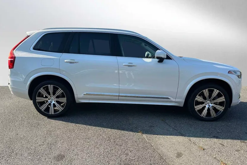 2025 Volvo XC90 Recharge T8 Plus photo 1