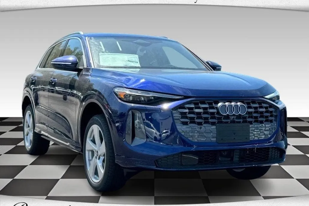 2025 Audi Q5 Premium Plus photo 1