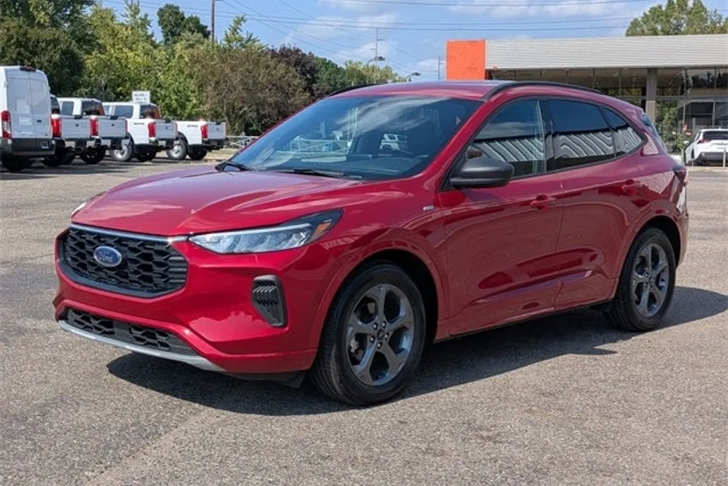 2023 Ford Escape ST-Line photo 1