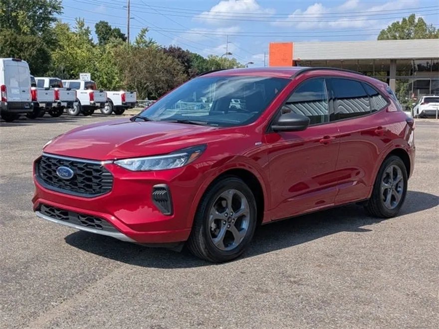 2023 Ford Escape ST-Line photo 1