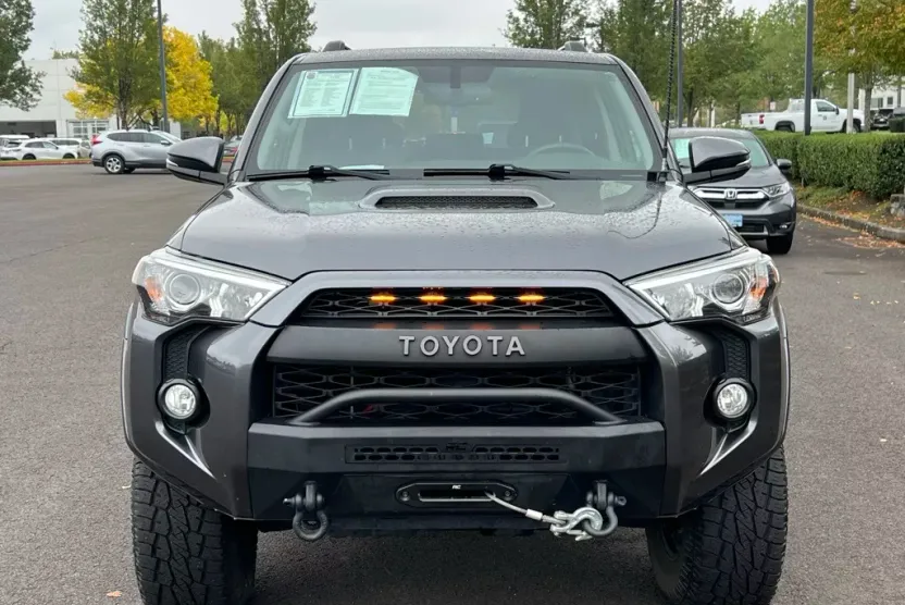 2019 Toyota 4Runner TRD Off-Road Premium photo 1
