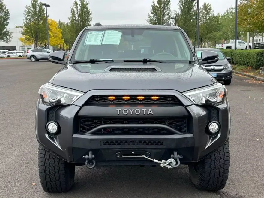 2019 Toyota 4Runner TRD Off-Road Premium photo 1