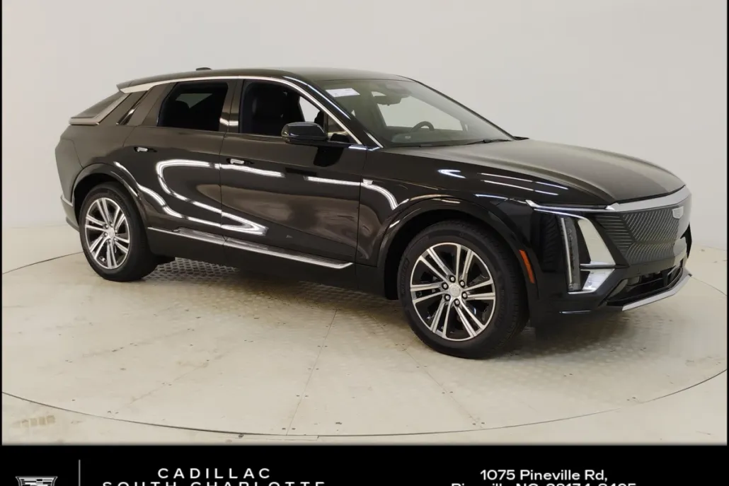 2025 Cadillac Lyriq Luxury photo 1