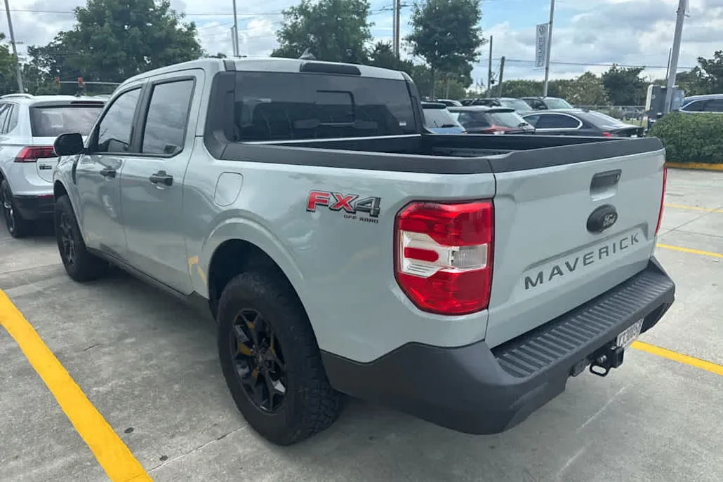 2022 Ford Maverick XLT photo 1