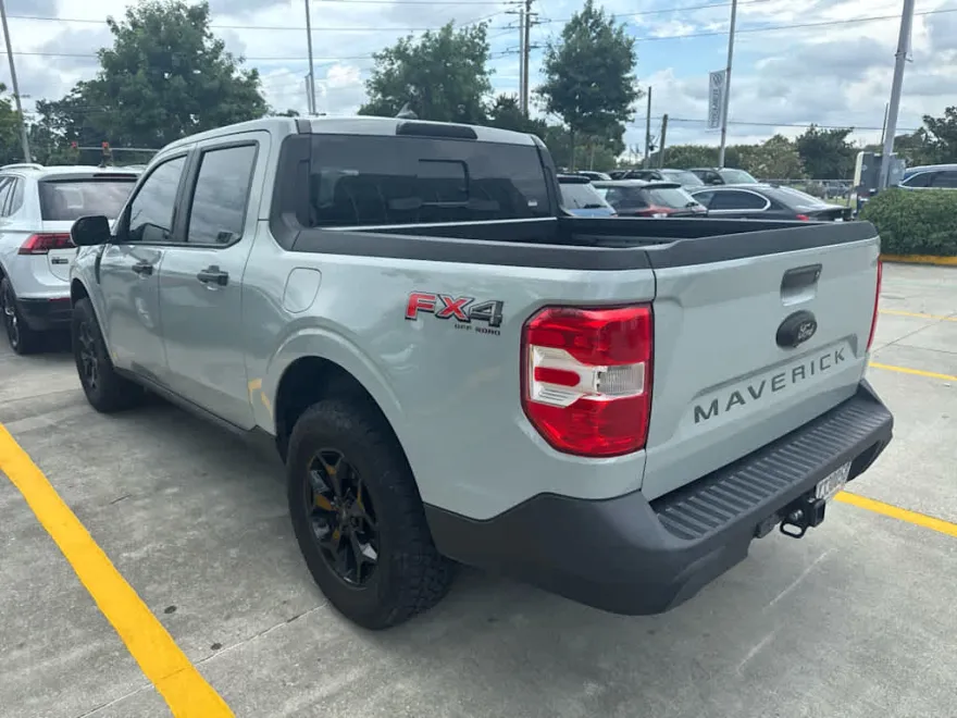 2022 Ford Maverick XLT photo 1