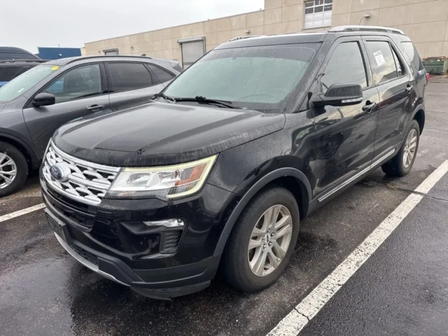 2019 Ford Explorer XLT photo 1
