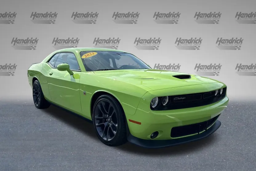 2023 Dodge Challenger R/T Scat Pack photo 1