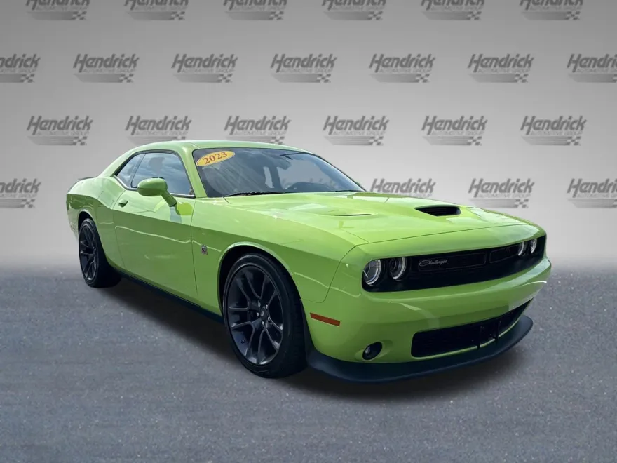 2023 Dodge Challenger R/T Scat Pack photo 1