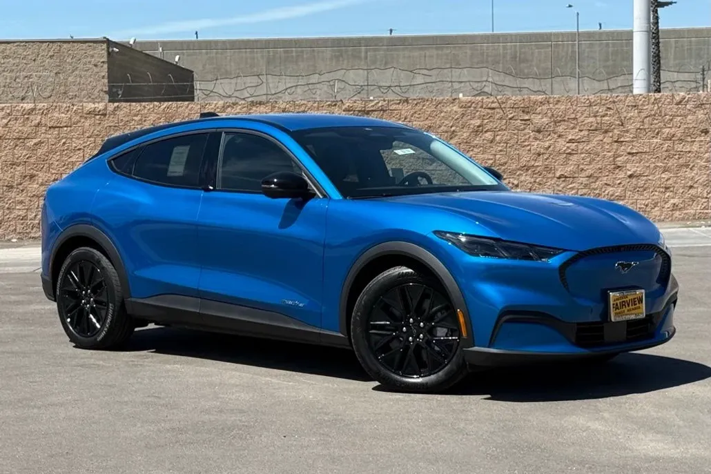2025 Ford Mustang Mach-E Select photo 1