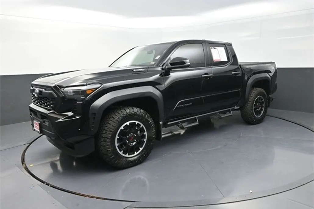 2025 Toyota Tacoma TRD photo 1