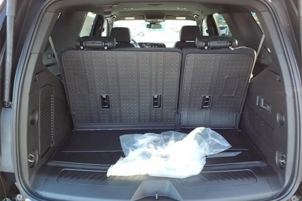2026 Chevrolet Tahoe LT photo 1