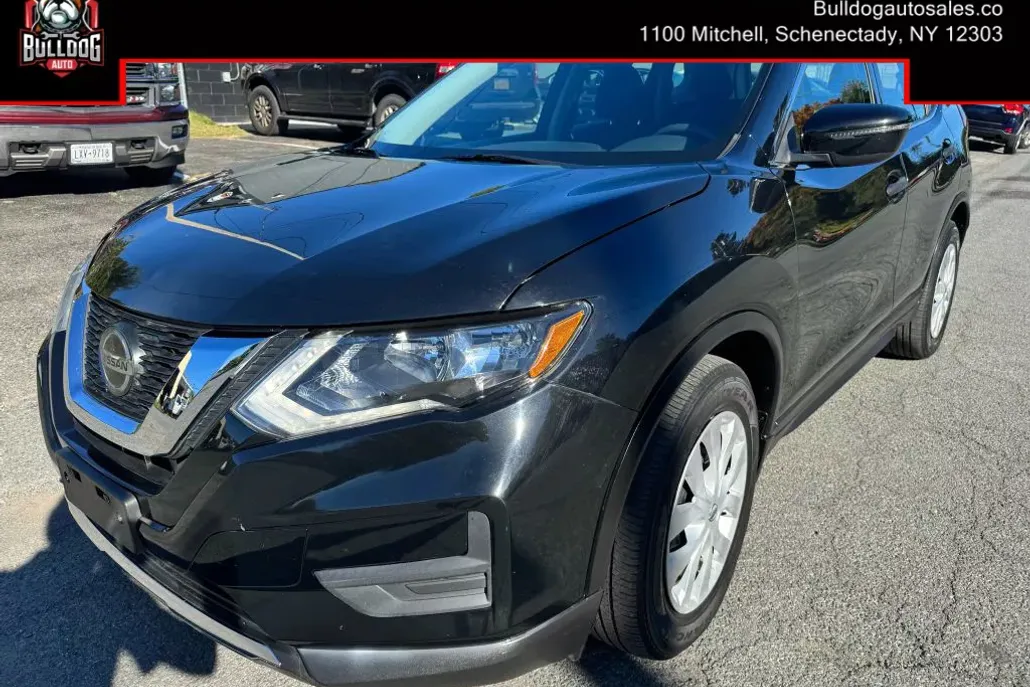 2017 Nissan Rogue photo 1