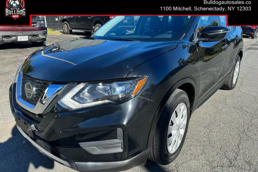 2017 Nissan Rogue photo 1
