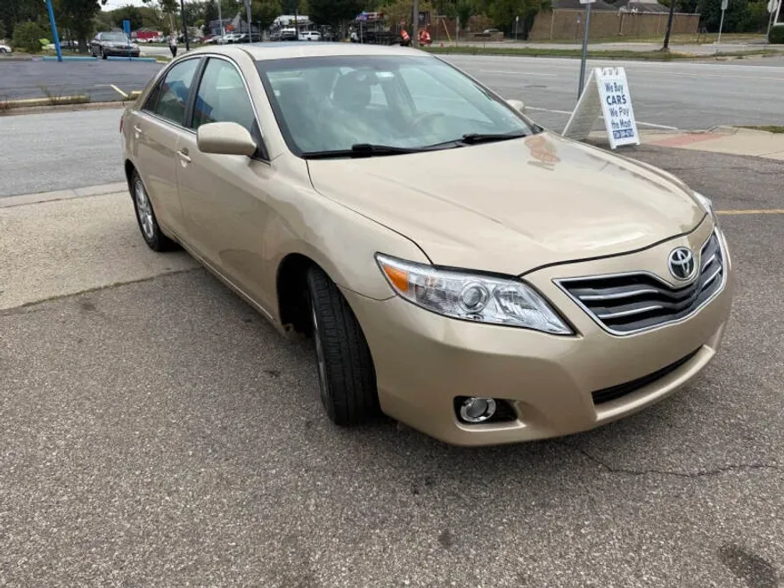 2010 Toyota Camry Hybrid Base photo 1