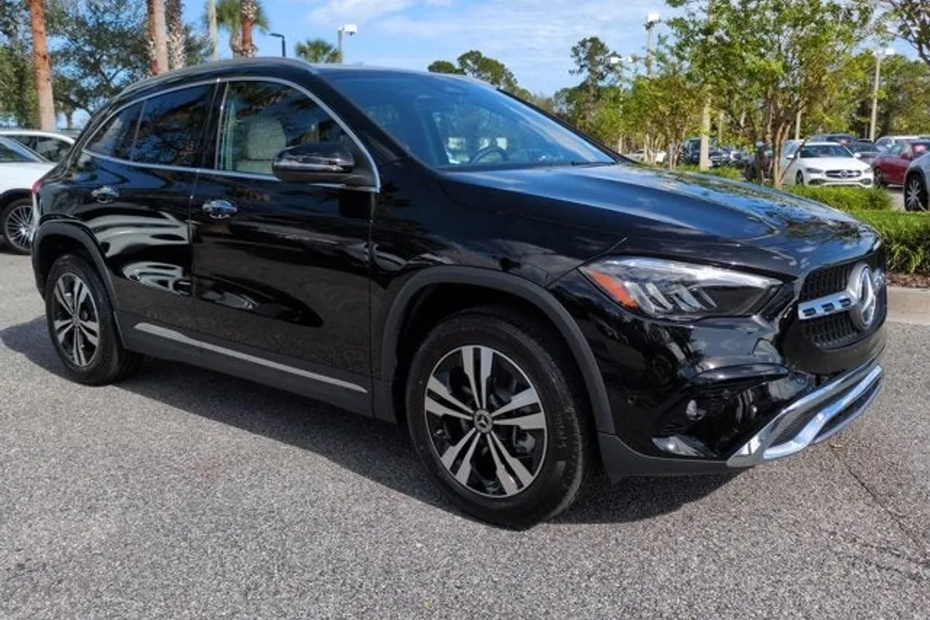 2025 Mercedes Benz GLA 250 photo 1