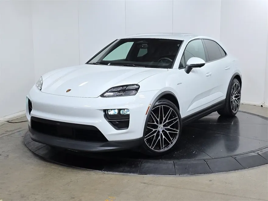 2025 Porsche Macan Electric photo 1
