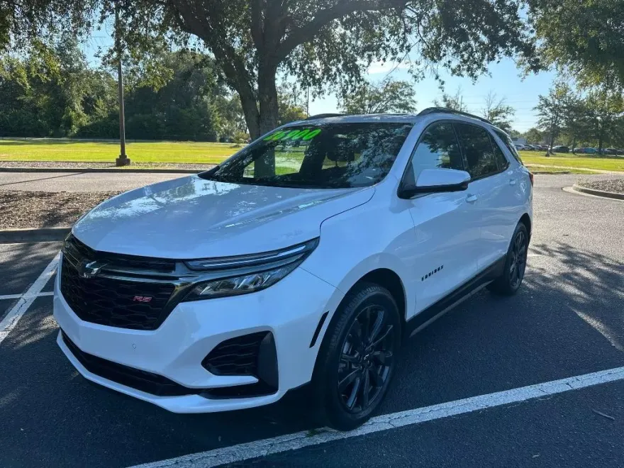 2022 Chevrolet Equinox LT photo 1