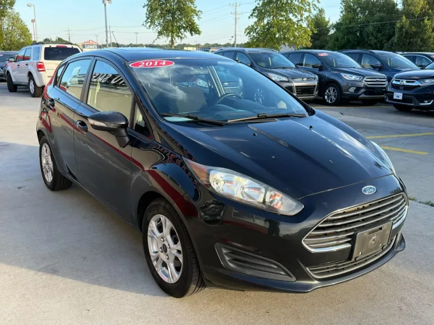 2014 Ford Fiesta SE photo 1