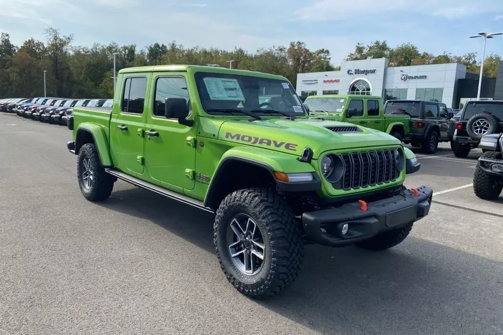2025 Jeep Gladiator Mojave photo 1