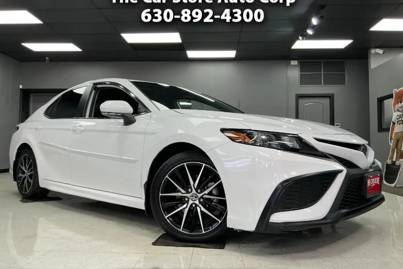 2023 Toyota Camry SE photo 1