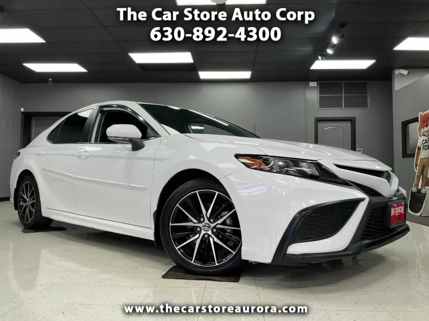 2023 Toyota Camry SE photo 1