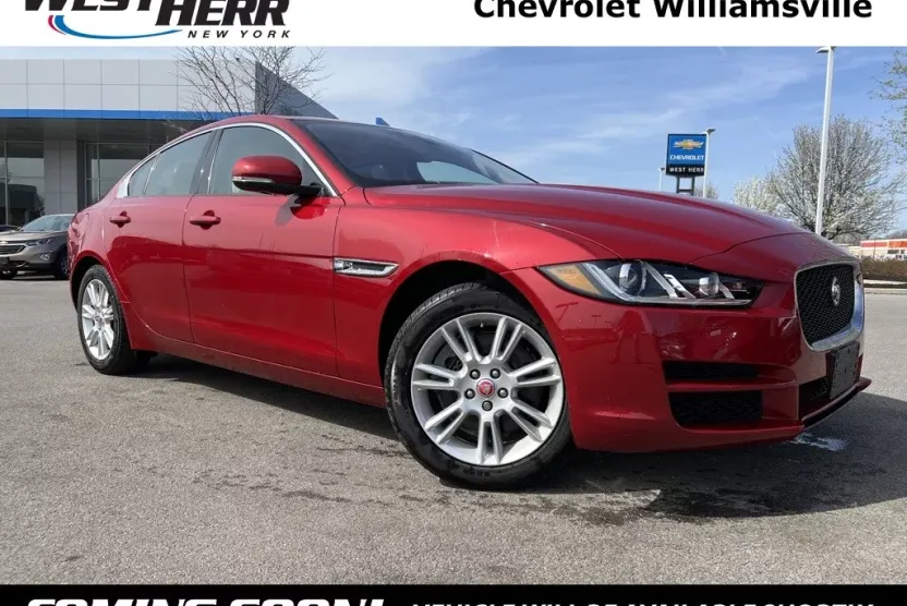 2018 Jaguar XE Premium photo 1