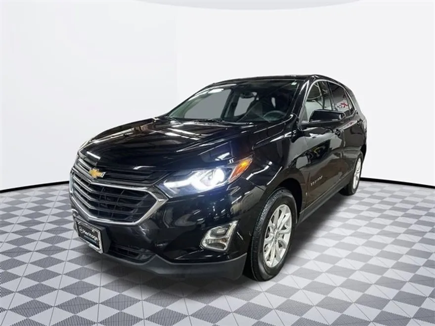 2020 Chevrolet Equinox LT photo 1
