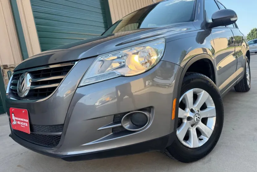 2009 Volkswagen Tiguan Sport photo 1