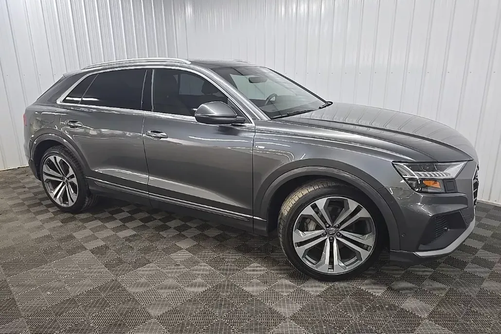 2019 Audi Q8 Prestige photo 1