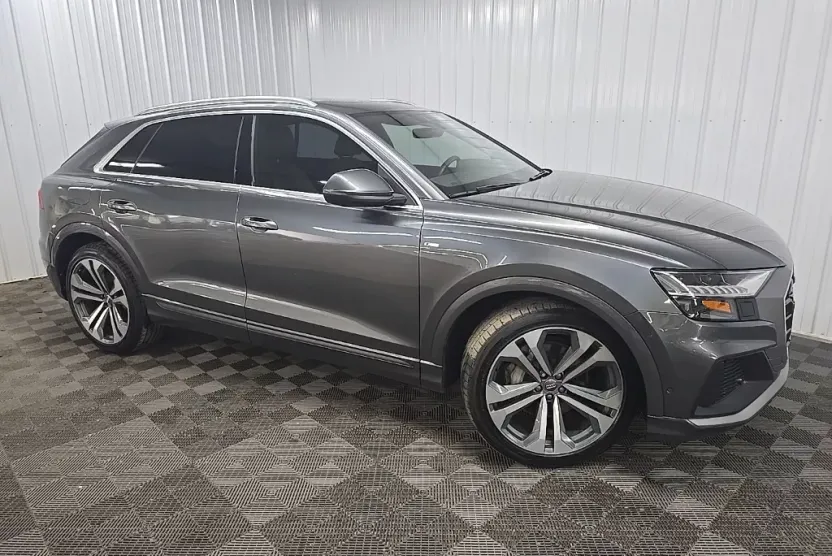 2019 Audi Q8 Prestige photo 1