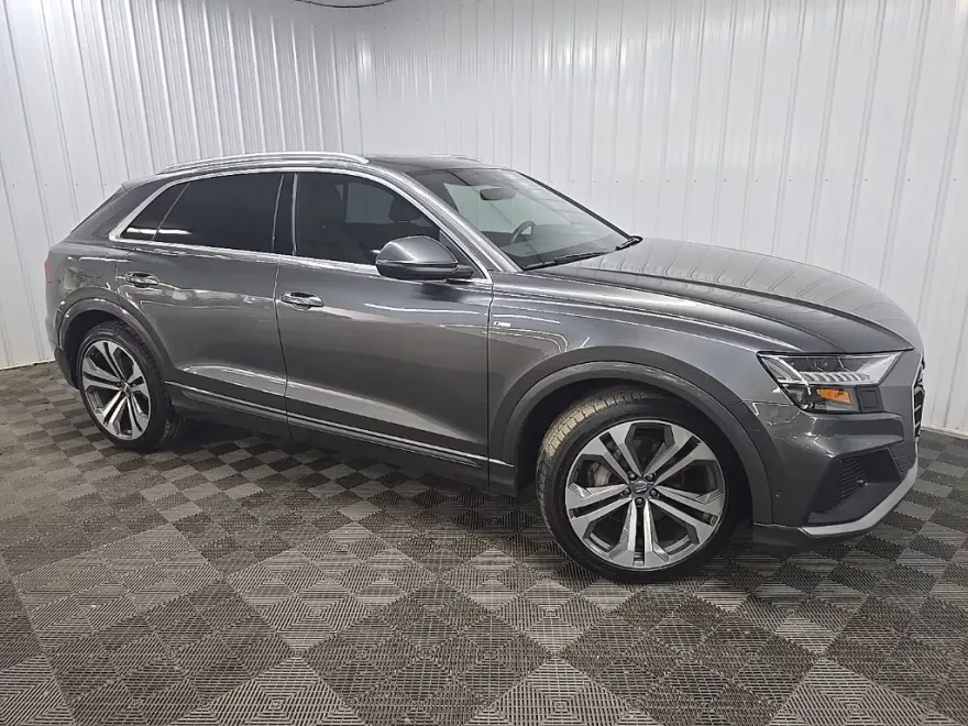 2019 Audi Q8 Prestige photo 1