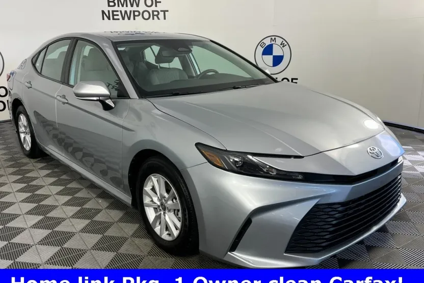 2025 Toyota Camry LE photo 1