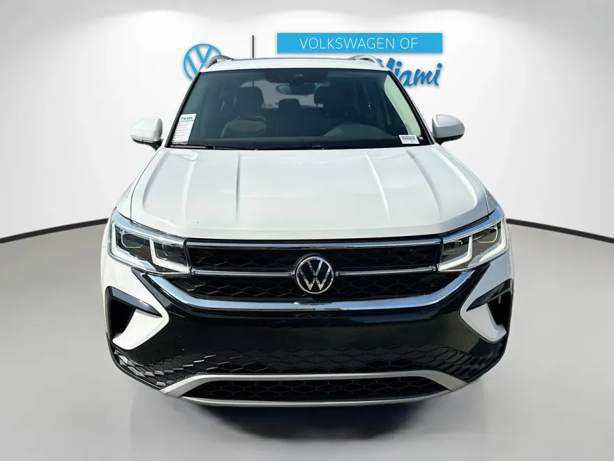 2022 Volkswagen Taos SEL photo 1