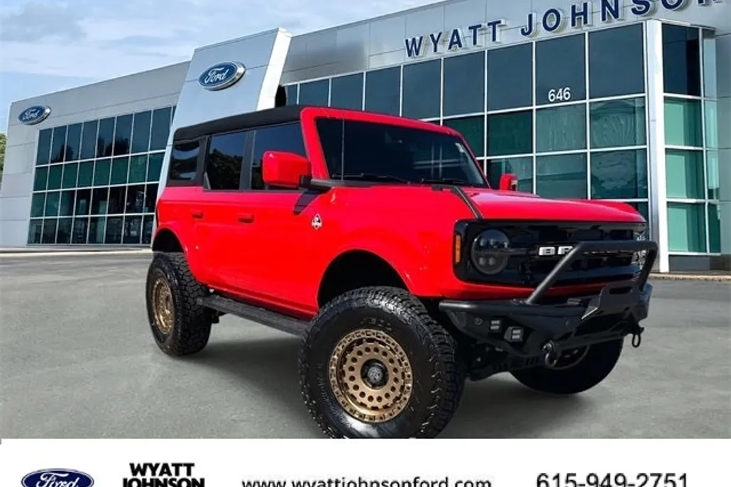 2023 Ford Bronco Outer Banks photo 1