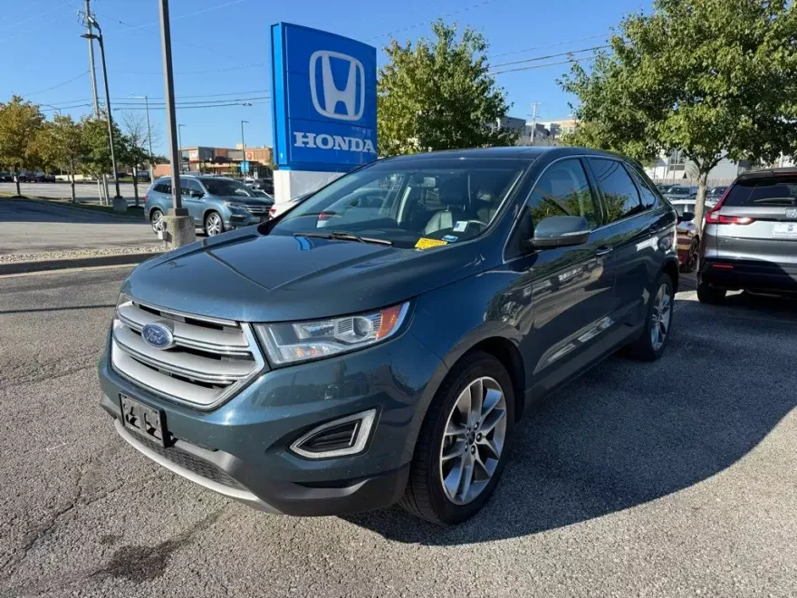 2016 Ford Edge Titanium photo 1