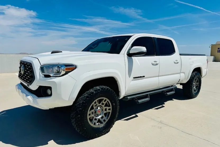 2022 Toyota Tacoma Double Cab photo 1