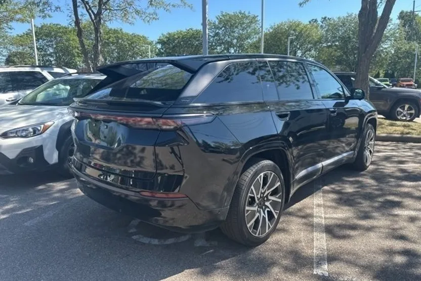 2025 Jeep Wagoneer S Limited photo 1