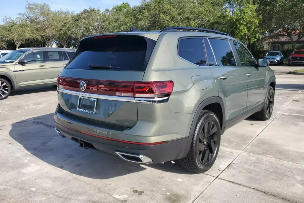 2026 Volkswagen Atlas SE Technology photo 1