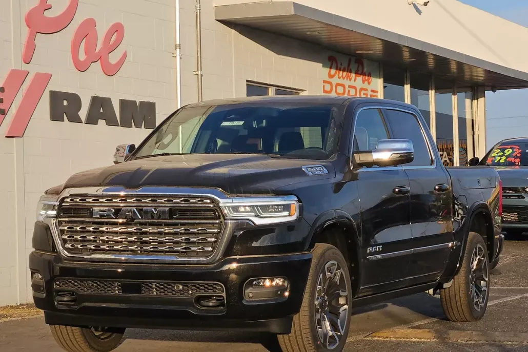 2025 Ram 1500 Limited photo 1