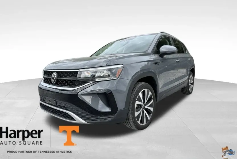 2023 Volkswagen Taos SE photo 1