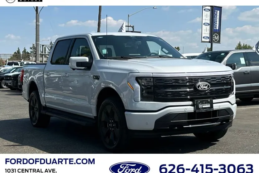 2025 Ford F-150 Lightning Platinum photo 1