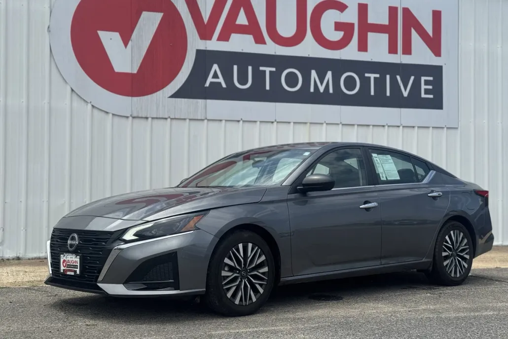 2024 Nissan Altima 2.5 SV photo 1