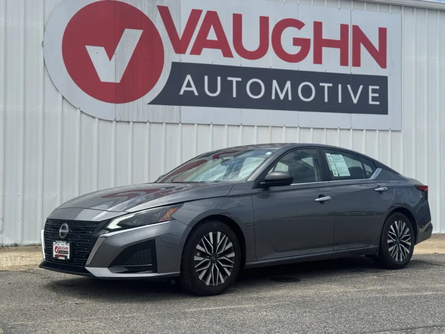 2024 Nissan Altima 2.5 SV photo 1