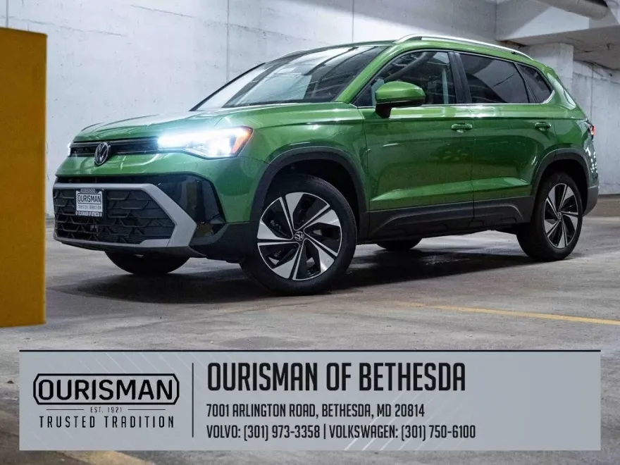 2025 Volkswagen Taos SE photo 1