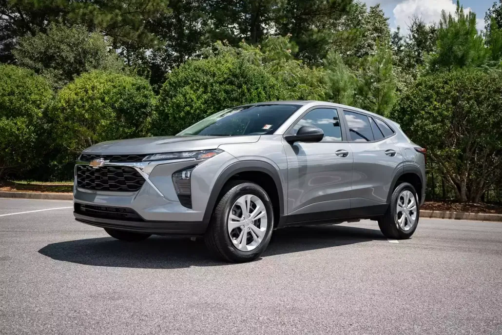 2024 Chevrolet Trax LS photo 1